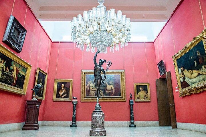 ガイド付きアーメダバードからのVadodara Palace、Champaner、Pavagad寺院