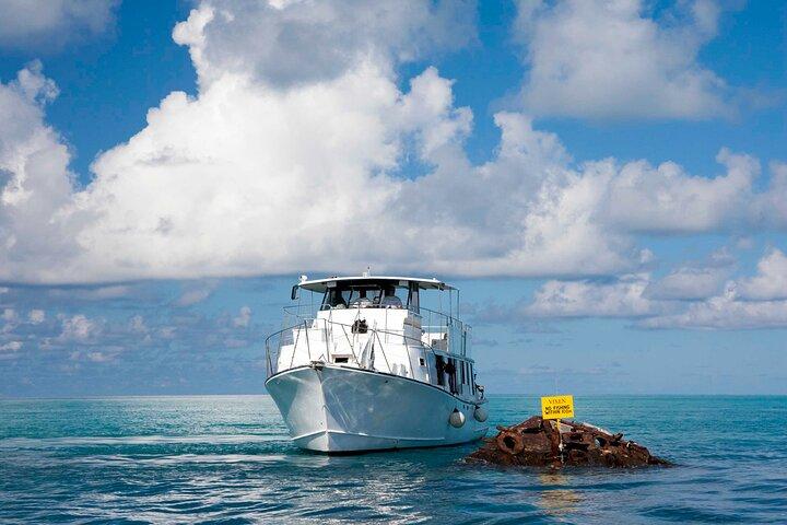 Crucero en barco con fondo de cristal de las Bermudas