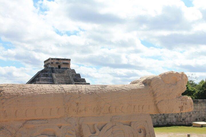 Private World Wonder Discovery Tour in Chichen Itza, Cenote en Valladolid