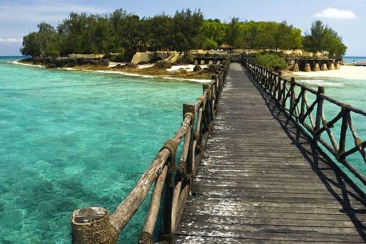 Private Guided Tour to Prison Island, Nakupenda Beach, Stone Town