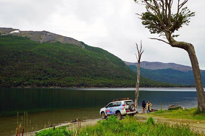 Tour fuoristrada 4x4 del Lago Escondido e del Lago Fagnano con pranzo