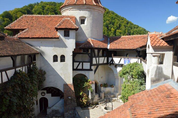 En dag privat rundtur till Peles och Dracula slott och Brasov City