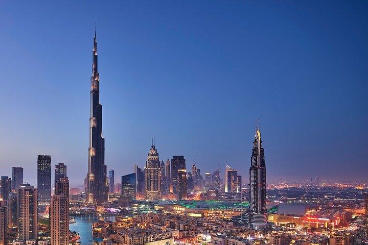 Enjoy Marina Luxury Yacht Tour with Breakfast
