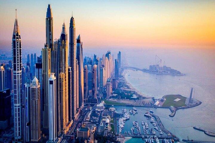 Enjoy Marina Luxury Yacht Tour with Breakfast