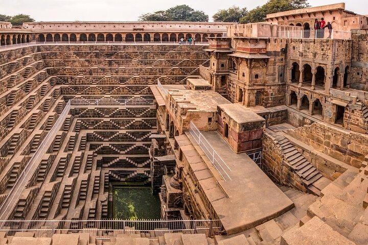 Släpp Agra City med Visit Chand Baori och Fatehpur Sikri från Jaipur.