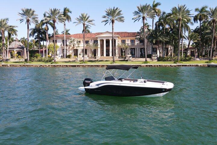 Miami Private Bootstour - Millionaire’s Row and Celebration Cruise