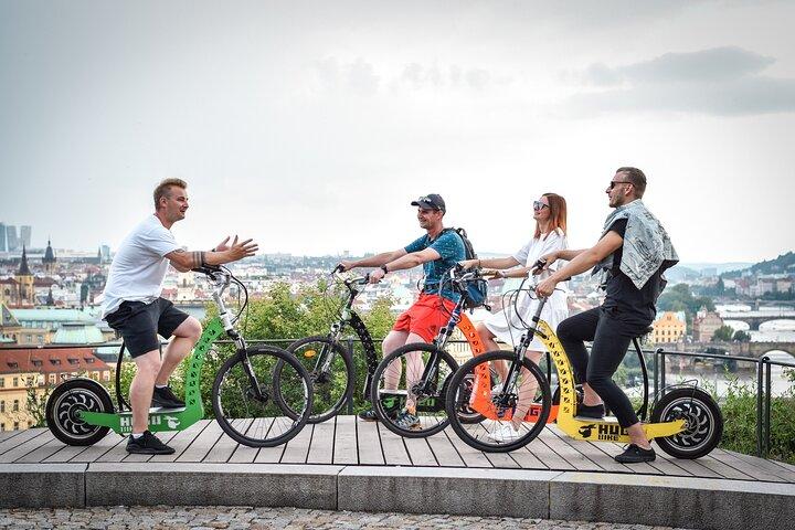 Prag E-Scooter Grand City Tour liten grupp med PragueWay