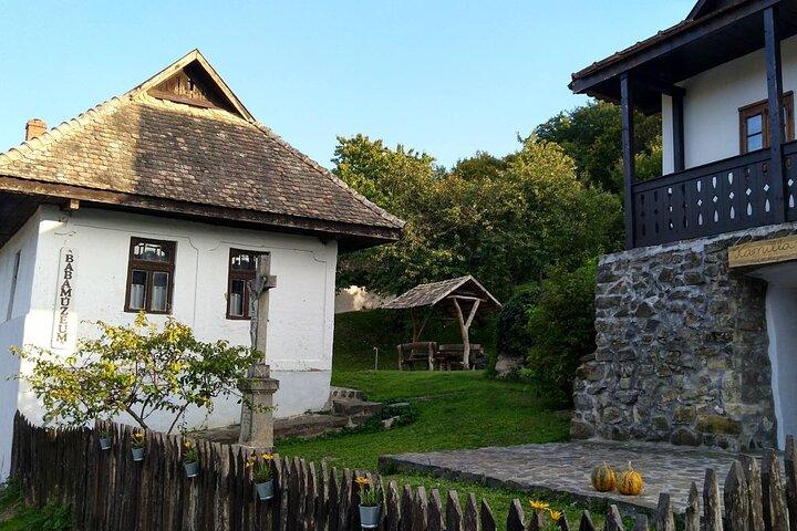 ホロコユネスコ世界遺産、エゲル城とブダペストからの街巡り