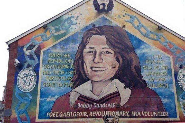 Tour privado de historia política y murales Belfast