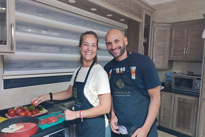 Suhaila (conectando a través de la cocina)