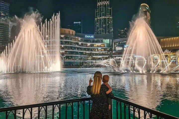 Private Tour: Dubai Frame, Burj Khalifa Entry and Dubai Fountain