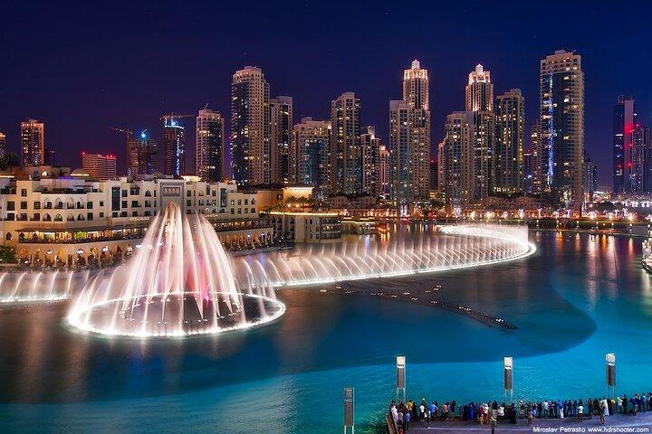 Private Tour: Dubai Frame, Burj Khalifa Entry and Dubai Fountain