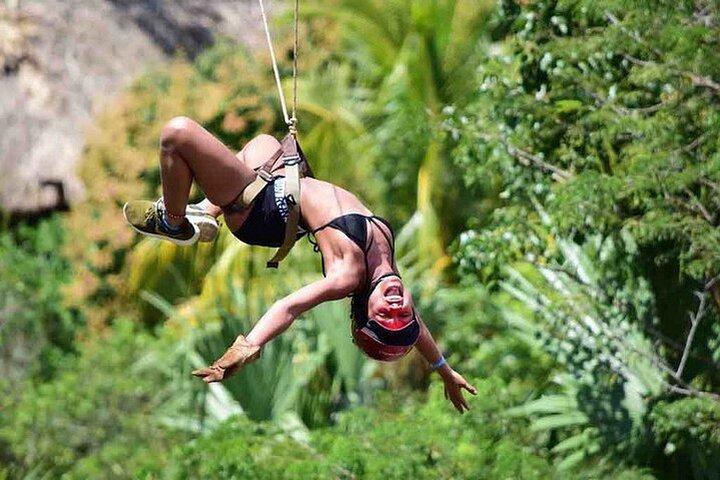 カンクンの ATV サーキット、乗馬、ジップライン、セノーテでの水泳、ランチ