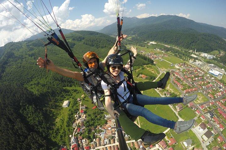 HappyCloud Paragliding Tandem Voo a partir de Poiana Brasov