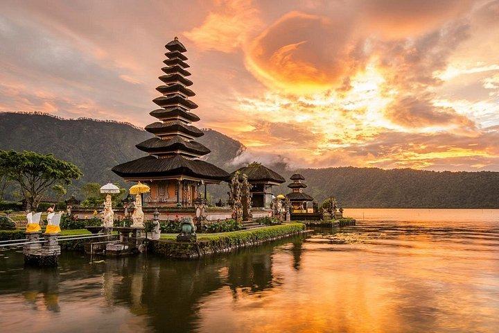 Tour esclusivo di un'intera giornata dei templi di Bali, dei laghi e delle terrazze di riso