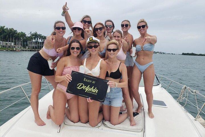 Miami Private 52 ft Bootstour | Sandbar, Delfine & Biscayne Bay!