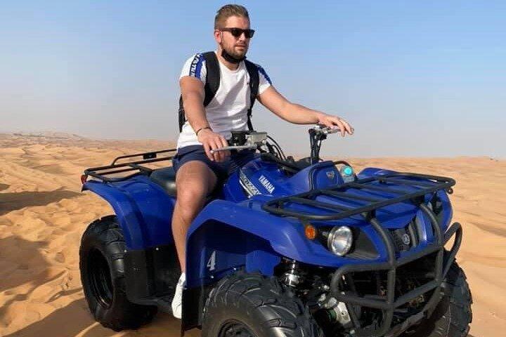 Geführte Desert Quad Safari mit Kamelritt, BBQ-Dinner und Live-Shows