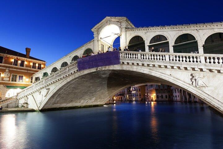 Veneza: excursão privada à noite e passeio de gôndola