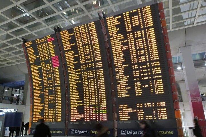 ボーヴェ空港からパリへのプライベート送迎（1～3名）