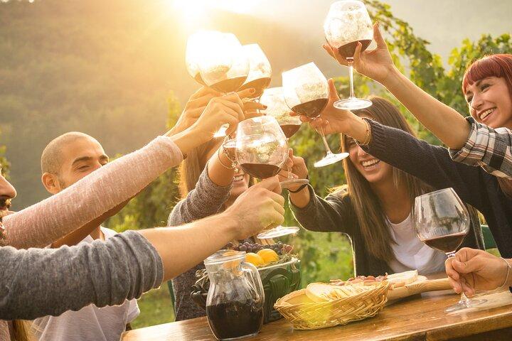 Yarra Valley, Dandenong Ranges inc. lunch with wine,plus morning tea,chocolate
