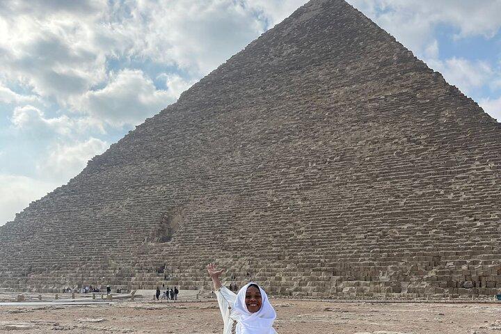 Tour de día completo a las momias reales, las pirámides de Giza, la esfinge y el bazar