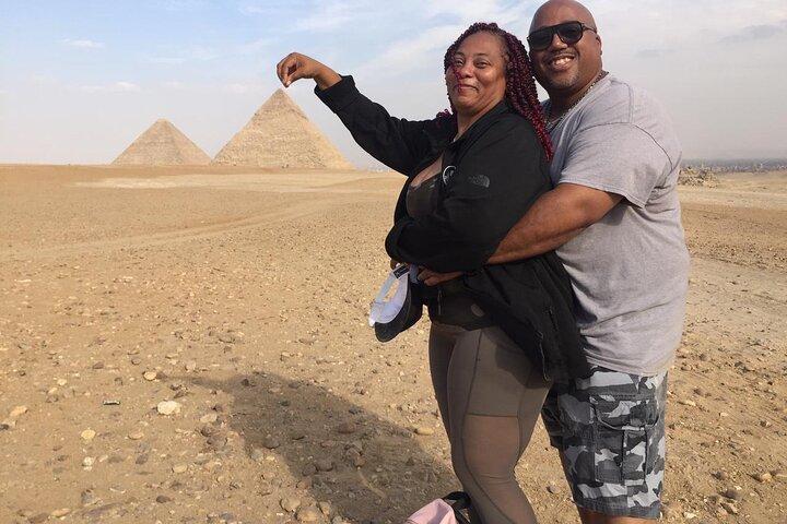 Private Tour Giza pyramids,Egyptian museum&khan el khaili market