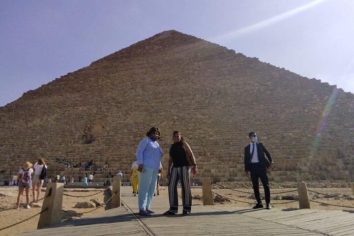 4 timers privat tur i Giza-pyramiderne, sfinx med frokost, kameltur