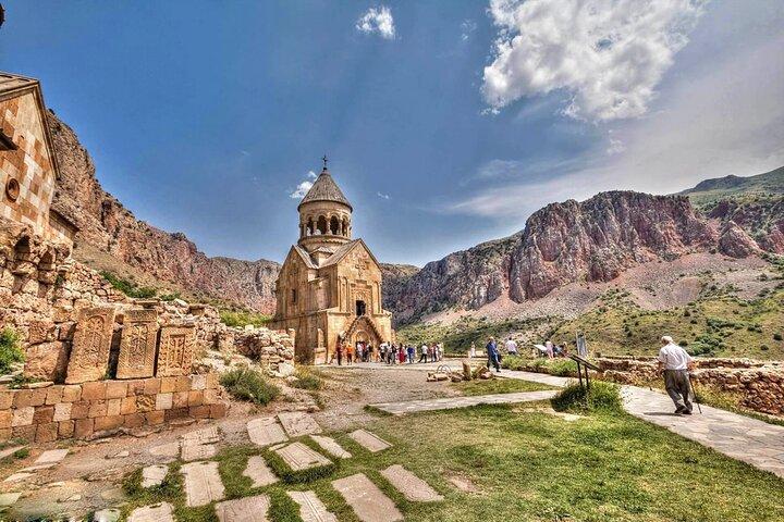 Groepsreis: Khor Virap, Noravank, Tatev-kloosters (weg terug op kabelbaan)
