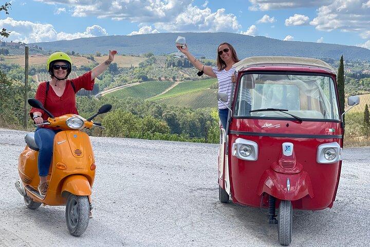 トスカーナ・ベスパ＆ワインツアー、昼食、中世の村、ワインテイスティング