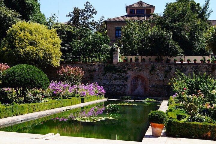 Alhambra, Generalife Palace, Charles V, Alcazaba and Gardens