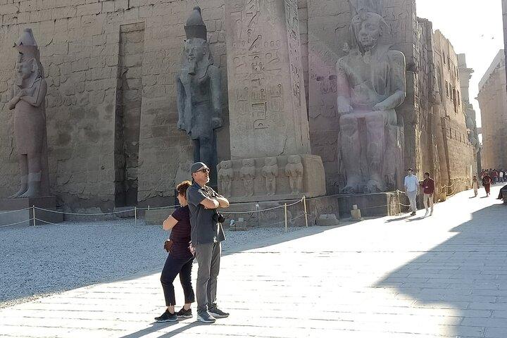 Escala Privada Luxor Sightseeing East e West Bank do Aeroporto ou Hotel de Luxor