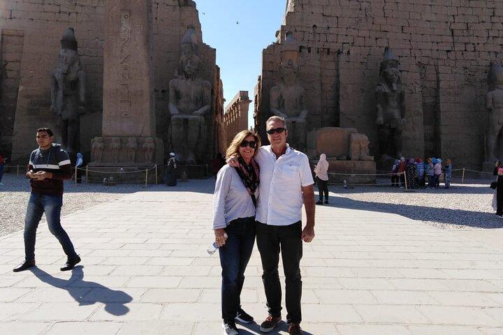Escala Privada Luxor Sightseeing East e West Bank do Aeroporto ou Hotel de Luxor