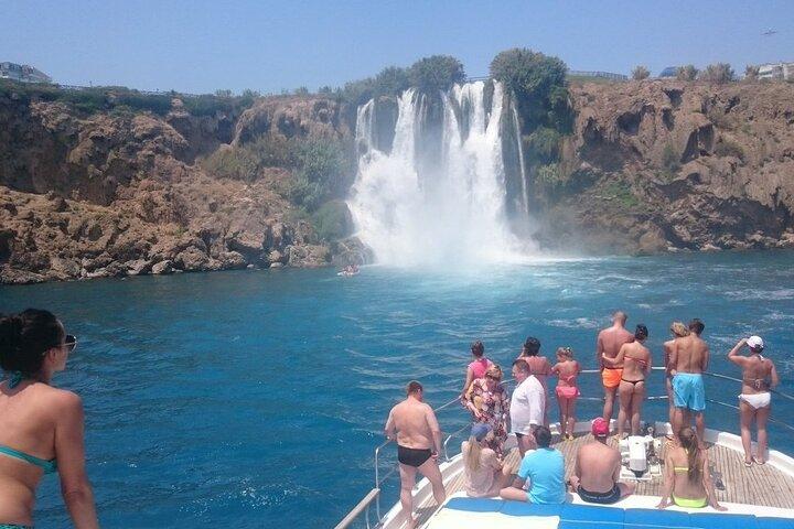 Antalya : Falez Cliffs & Waterfalls Excursion en bateau avec déjeuner