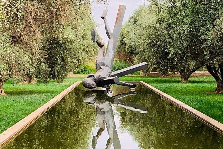 Visite privée à pied dans les jardins cachés de Marrakech et l'art de rue