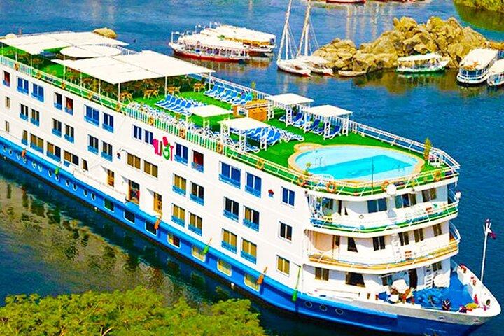 Merveilleuse croisière de 4 jours sur le Nil Louxor, Assouan, Abou Simbel et billets de train au départ du Caire