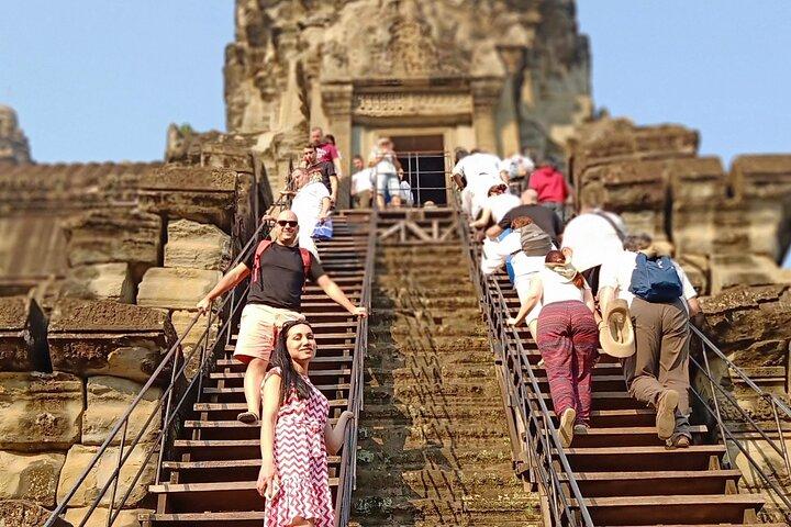 アンコールワット、バイヨン、タ・プローム、南門を巡るシェムリアップ日帰りツアー