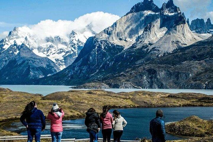 Torres del Paine & Milodon grot. Dagtour vanuit Puerto Natales