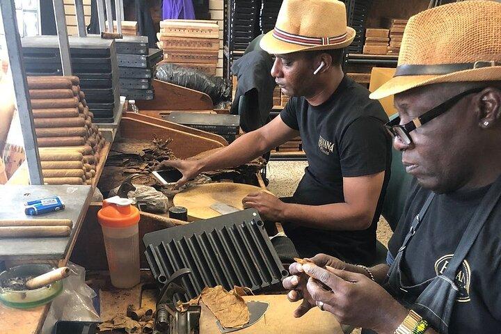 Rum- und Zigarrentour mit einem Experten in Little Havana