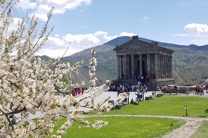 Private Tour zum Garni-Tempel, zum Geghard-Kloster (UNESCO) und zur Symphonie der Steine