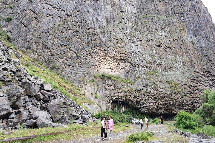 ガルニ神殿、ゲハルト修道院 (ユネスコ)、シンフォニー オブ ストーンズへのプライベート ツアー