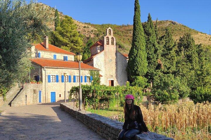 Budva Private Kloster Tour – Küstenblicke & versteckte Geschichte