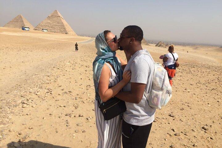 Escale au Caire pyramides de Gizeh, musée égyptien et bazars locaux