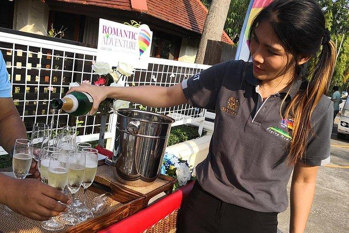 チェンマイの日の出熱気球アドベンチャー
