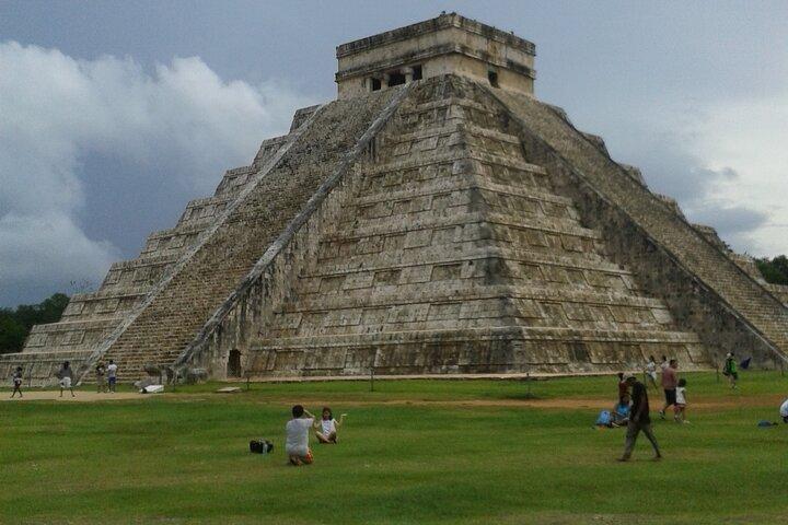 Chichen Itza, Cenote Sagrado y Valladolid desde Cancun
