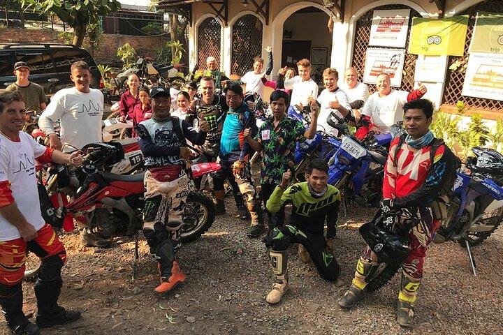 シェムリアップ 1 日ダートバイク MotorbikeTour