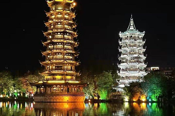 Guilin Four Lakes natt kryssning med engelsktalande förare från Guilin hotel