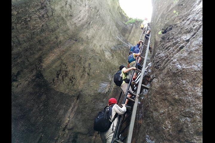 Klättring genom kanjonen, Zipline och vandring i Karpaterna