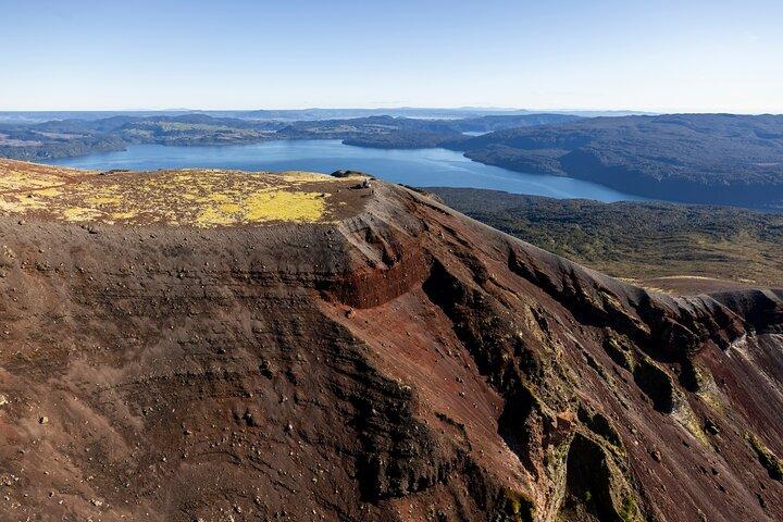 ヘリコプターによるタラウェラ山火山アドベンチャー