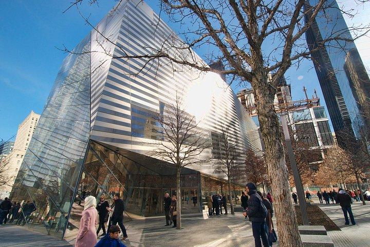 世界貿易センターと金融地区ウォーキングツアーの9/11記念碑
