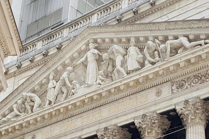 世界貿易センターと金融地区ウォーキングツアーの9/11記念碑